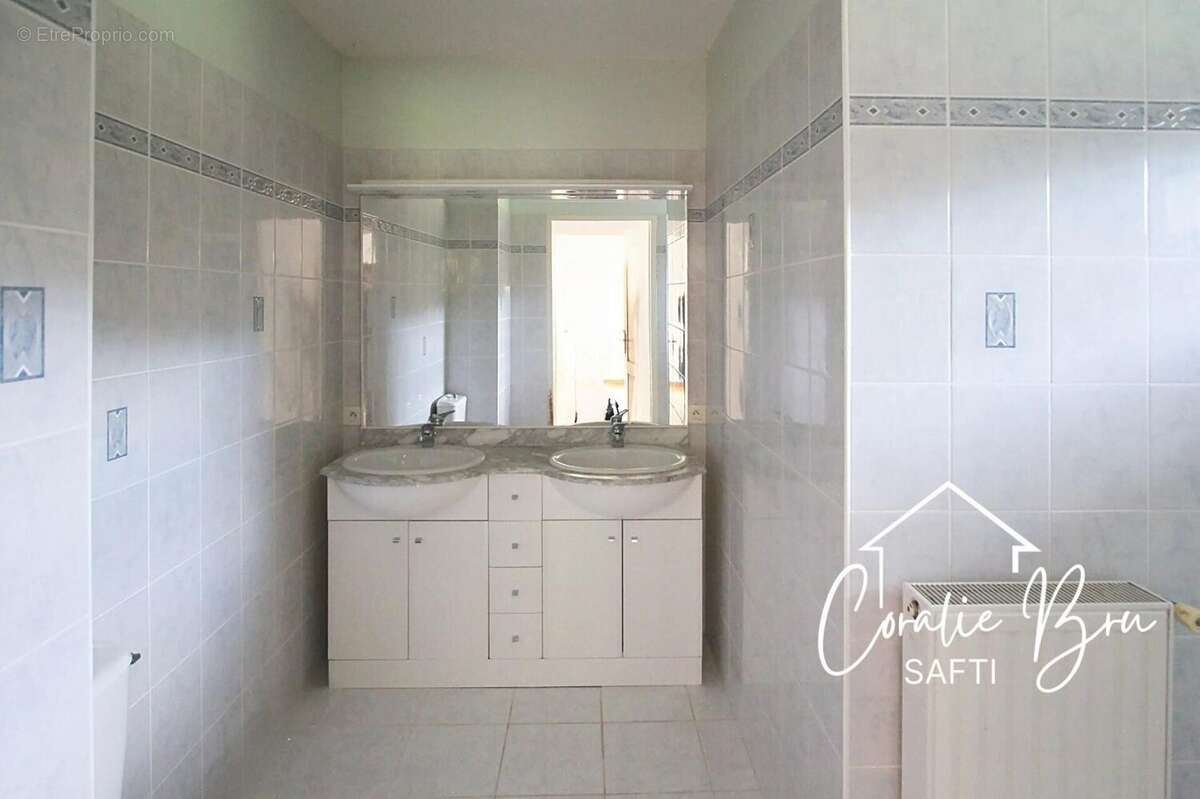 Maison 135 m² à Cubnezais  - photo 8