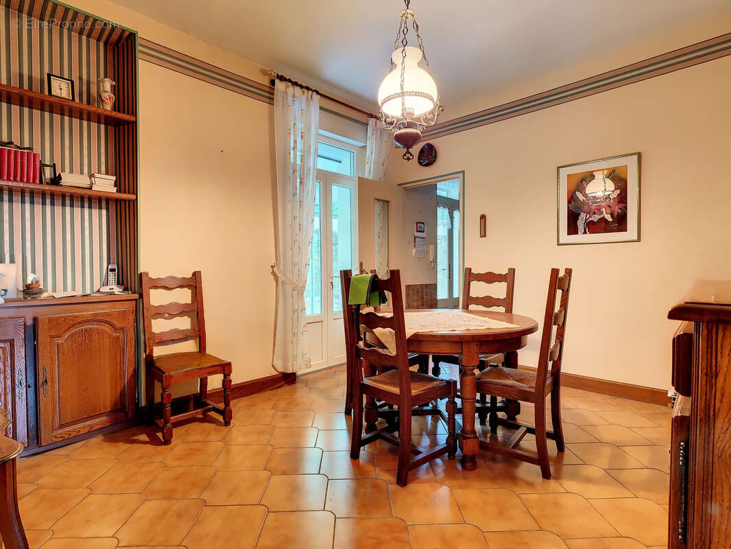 Maison à LES PAROCHES