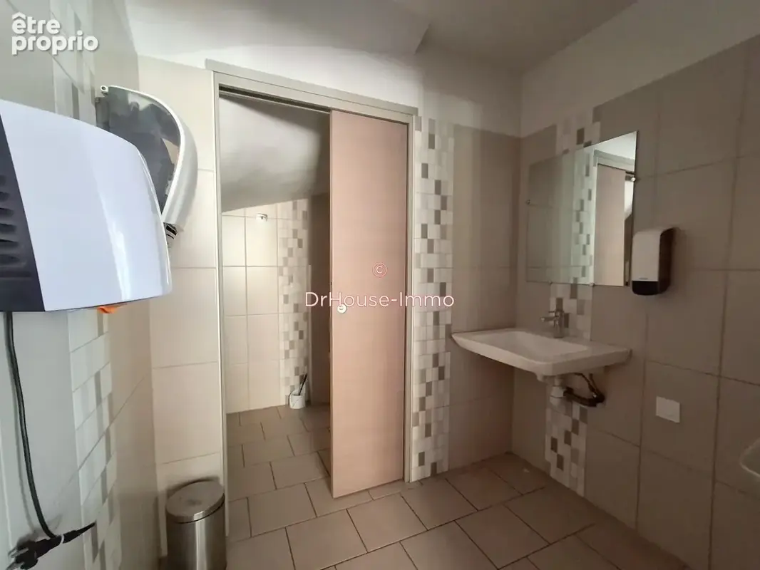 Appartement 23 pièces 645 m² à vendre à Saint-Hilaire-Du-Harcouet (50600) - photo 6