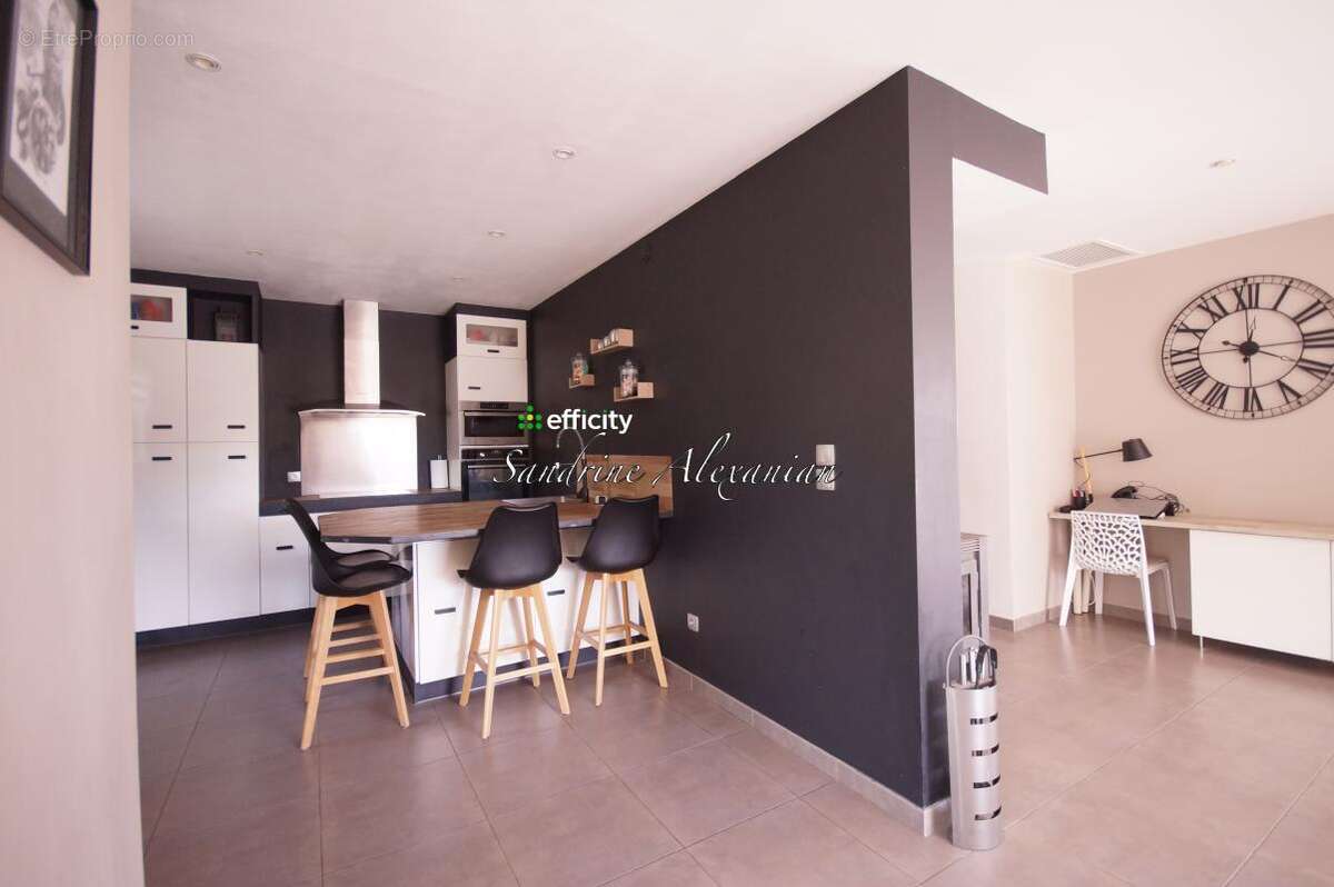 Maison à CAMPS-LA-SOURCE