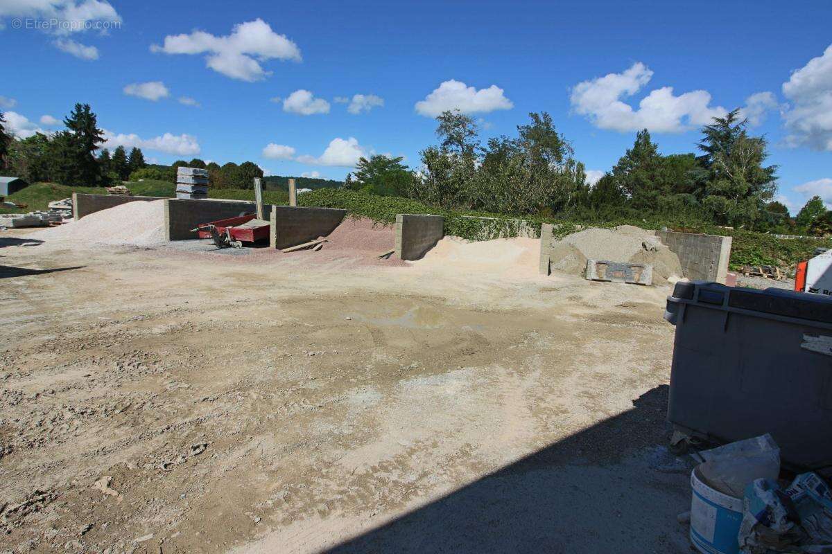 Commerce à MONTREJEAU