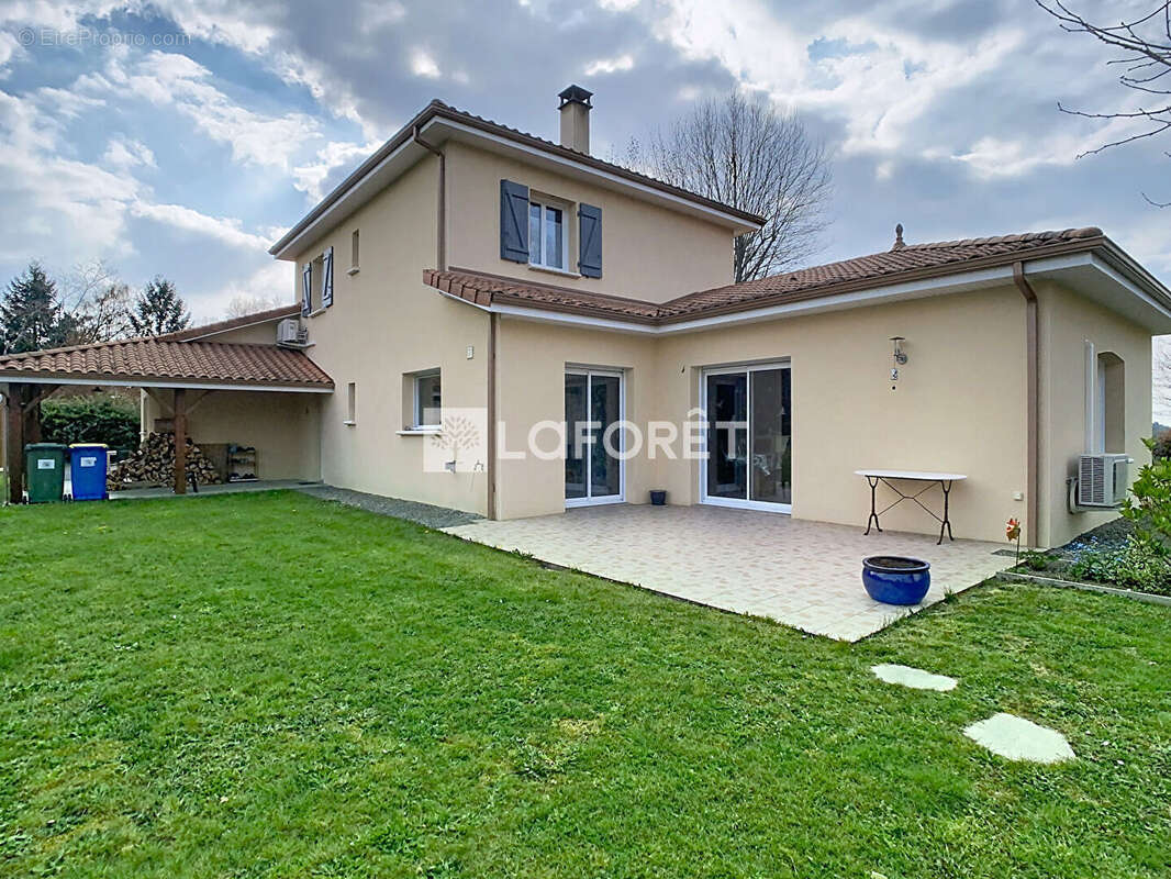 Maison 6 pièces 137 m2 + maisonette 2 pièces 33m² - photo 2