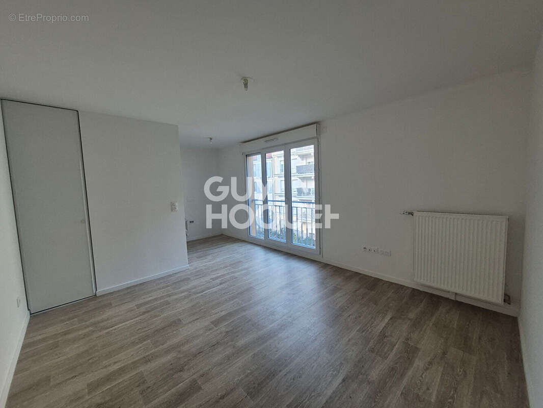 Appartement à LE BLANC-MESNIL