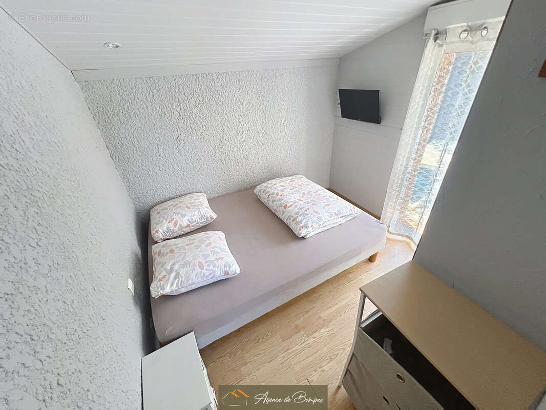 - villa 4 faces 148 m2 hbts  sur 1000 m2 de terrain -t2 independants 21 m2 - 2 garages 36 et 26 m2 - photo 19