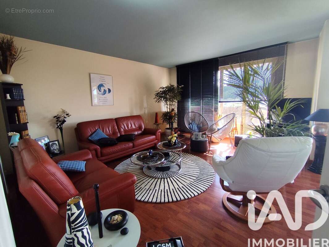 Photo 2 - Appartement à LA CHAPELLE-SAINT-MESMIN