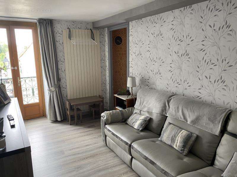 Maison à CRESPIERES