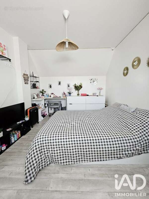 Maison 135 m² à Ully-Saint-Georges  - photo 9