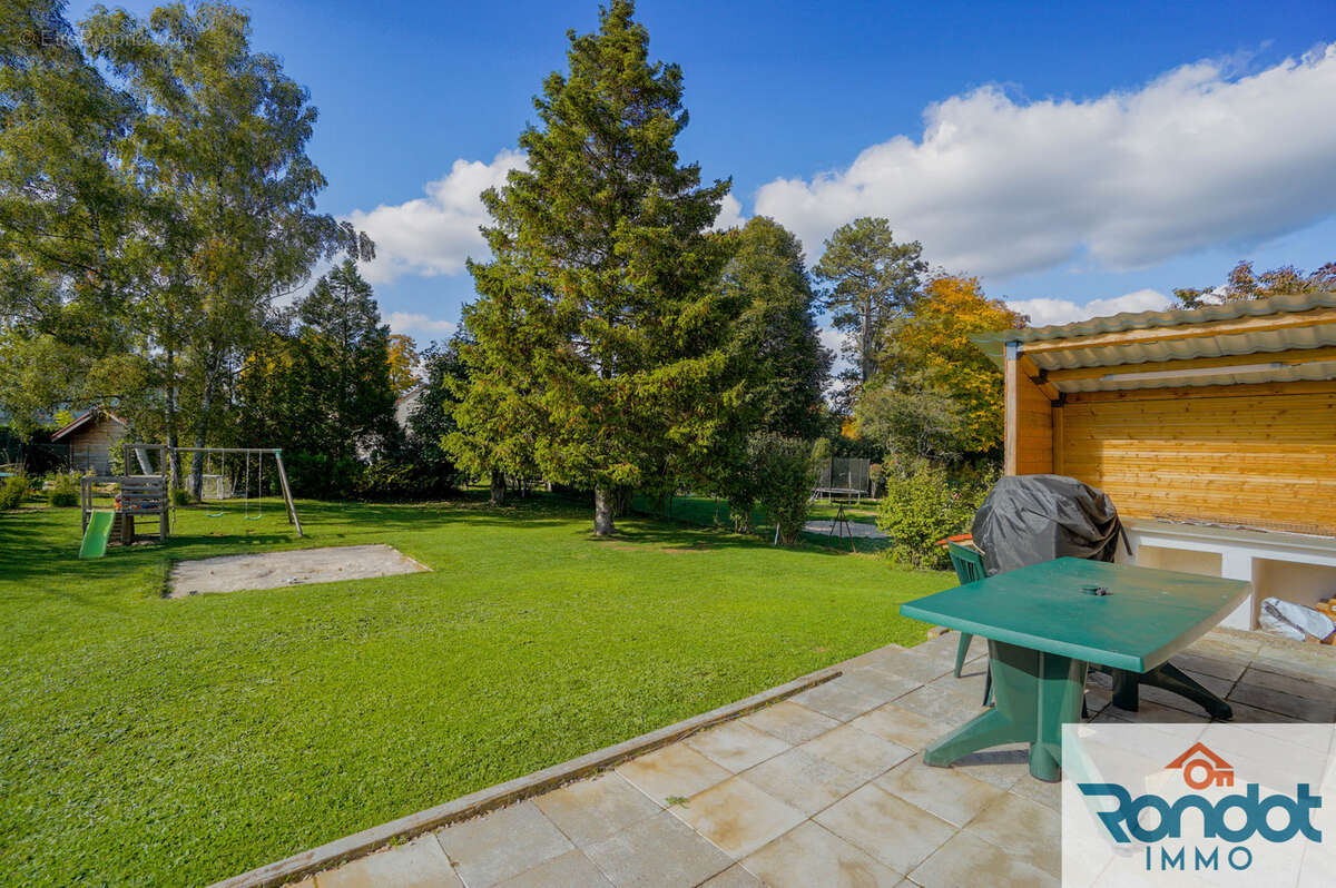 Maison à IS-SUR-TILLE