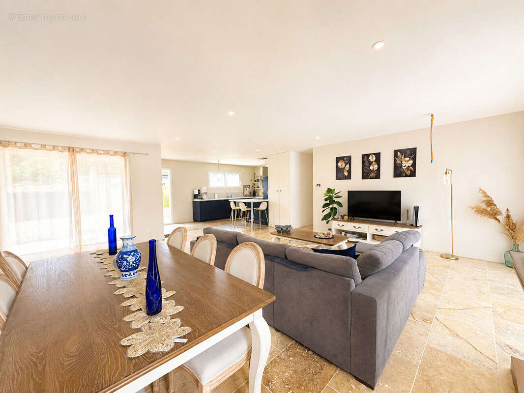 Maison 113 m² à Fontaine-Le-Comte  - photo 4