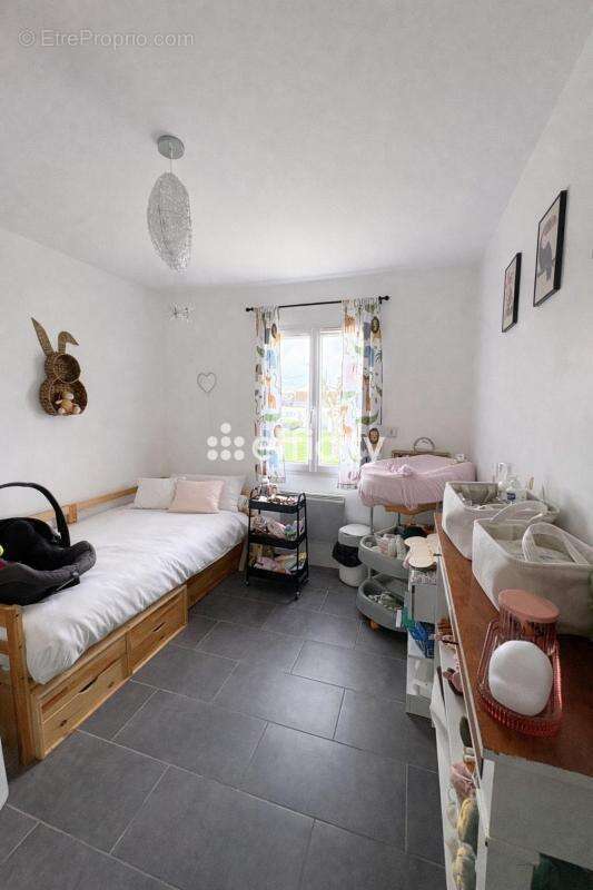 Maison à SAINT-MAGNE-DE-CASTILLON