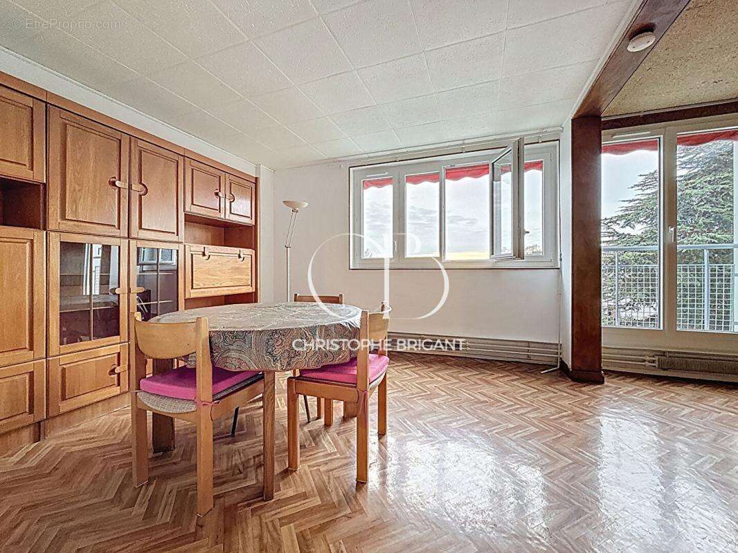 Appartement à VILLEJUIF