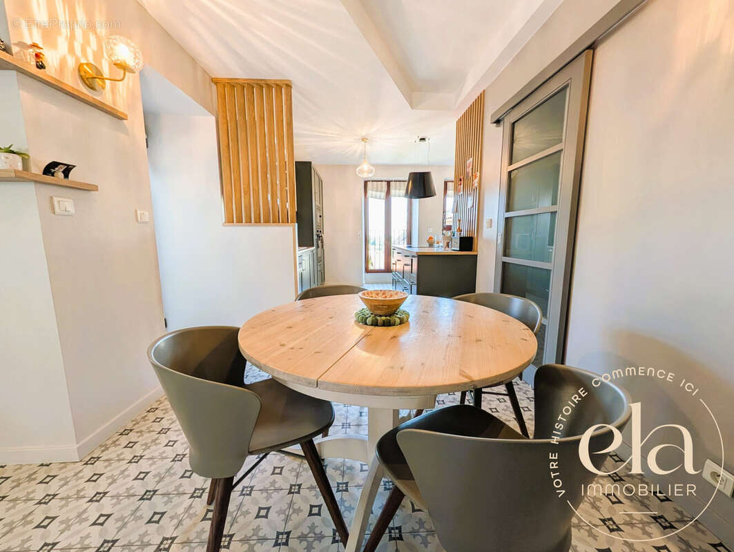 Appartement 325 m² à Pouzauges  - photo 3