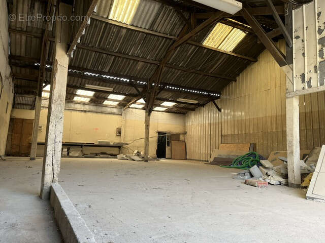 Hangar 1400m2 - photo 8