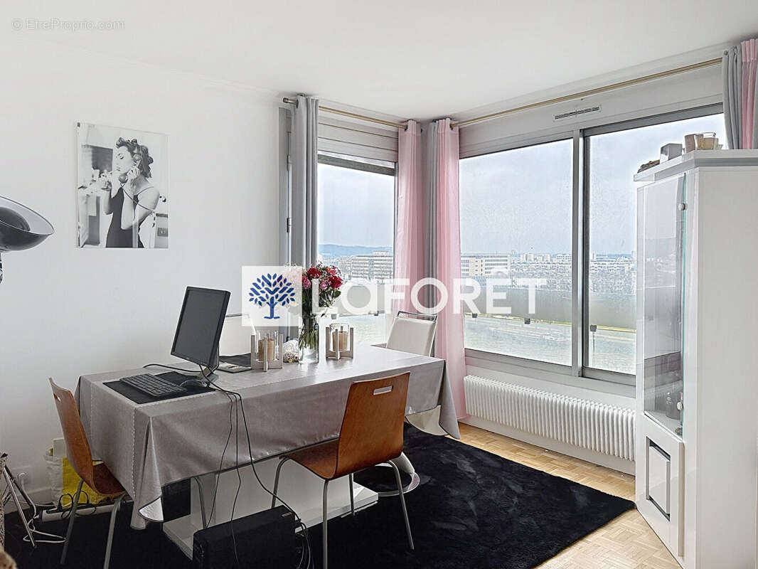 Appartement rénové avec vue dégagée ? Coup de coeur assuré ! - photo 3