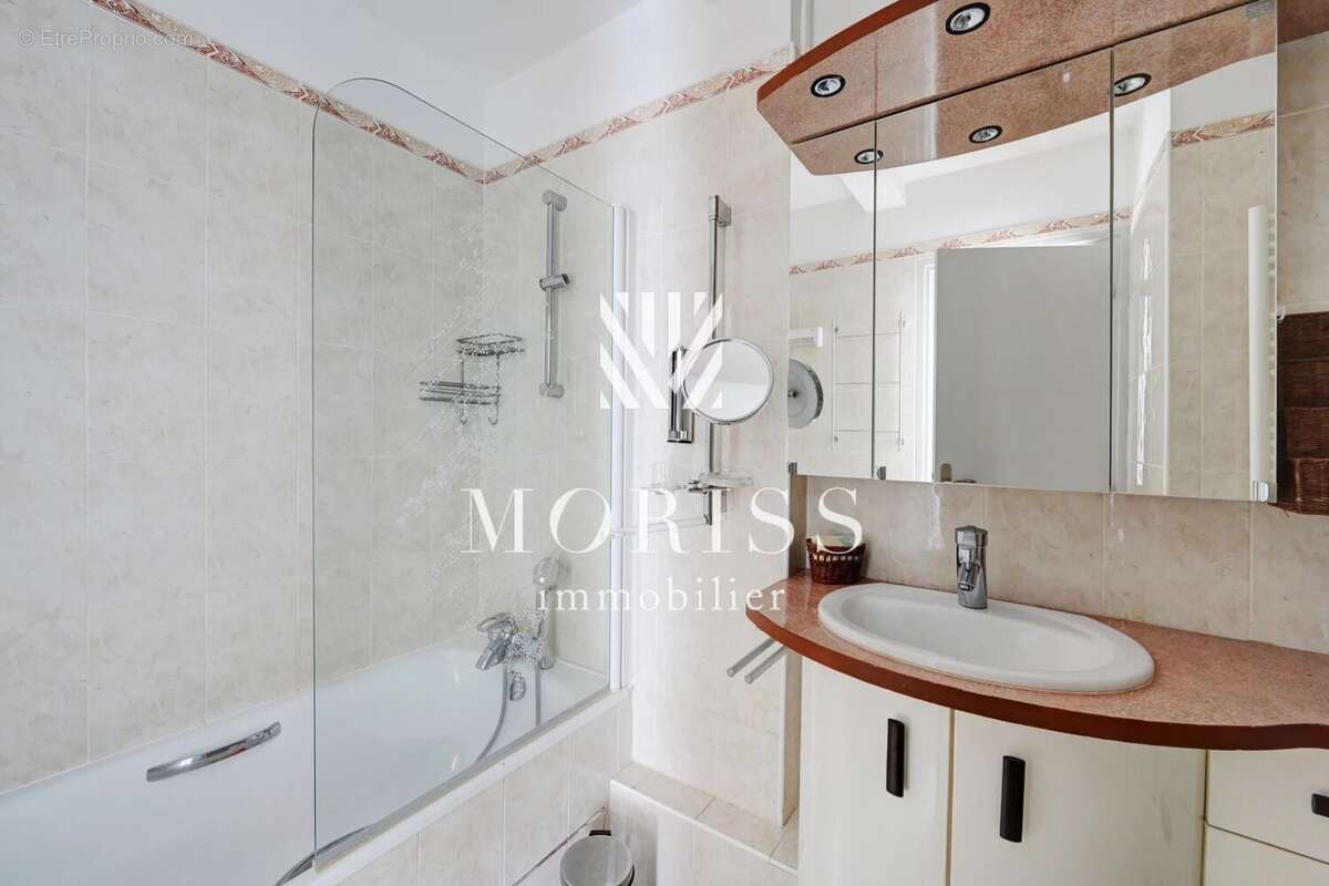 Appartement à NEUILLY-SUR-SEINE