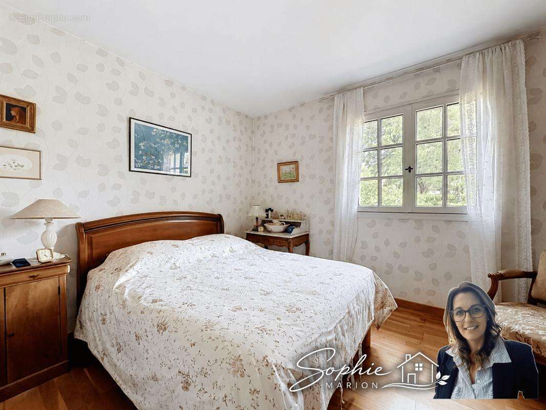Maison 110 m² à Saint-Genis-Laval  - photo 7