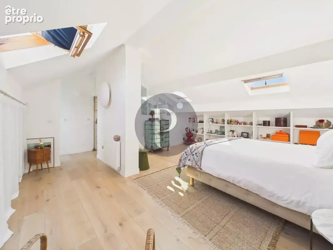 La surprise sous les toits : duplex style loft exceptionnel. - photo 12
