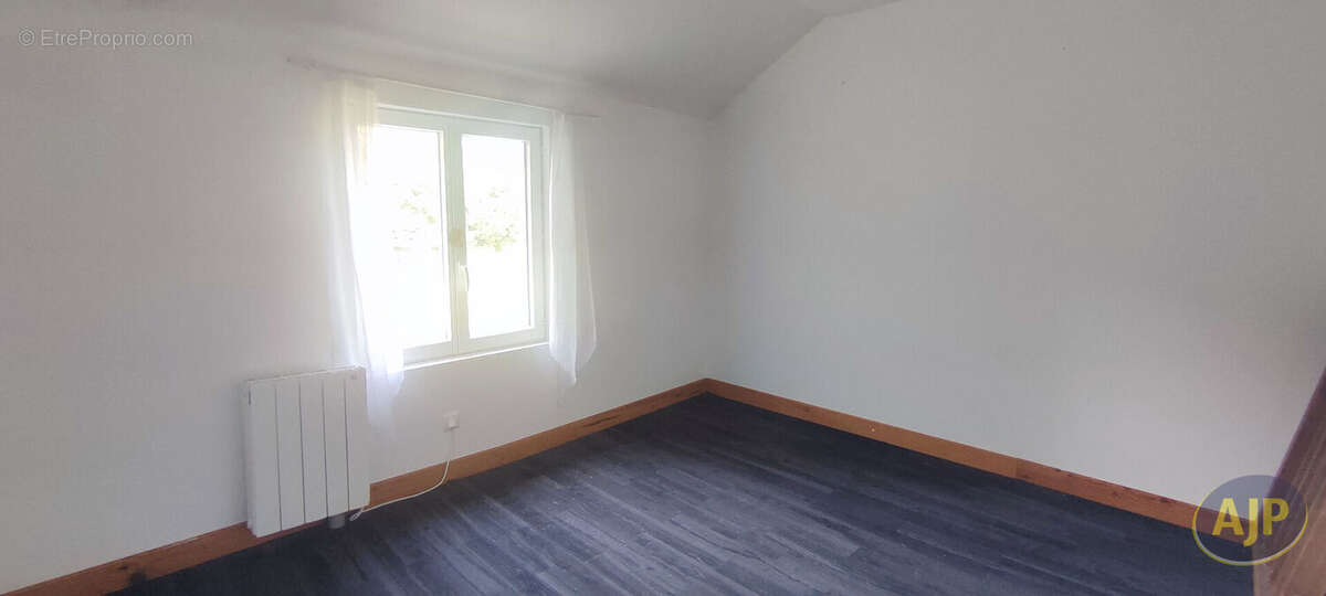 Maison à CHAMPAGNOLLES