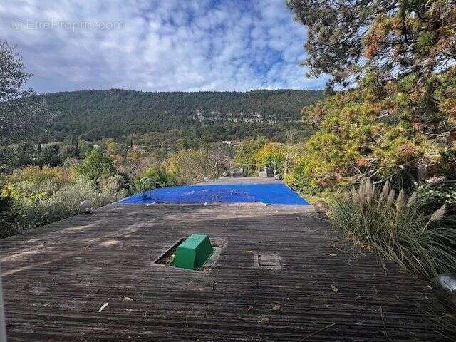 Maison à SAINT-ETIENNE-DE-GOURGAS