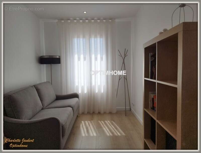 Maison à VILLEBOIS-LAVALETTE