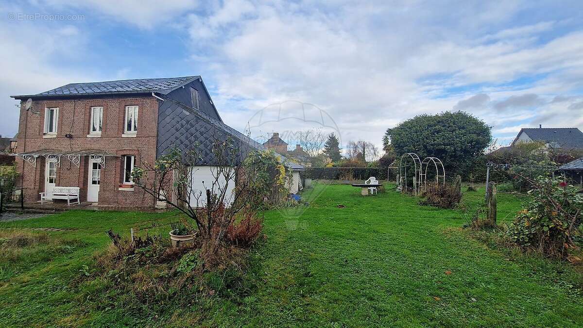Maison à LA NEUVILLE-CHANT-D&#039;OISEL