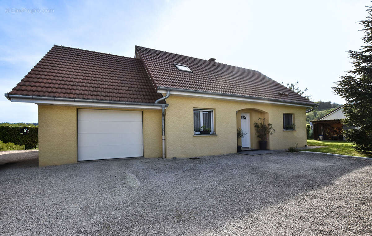 Maison à QUENOCHE