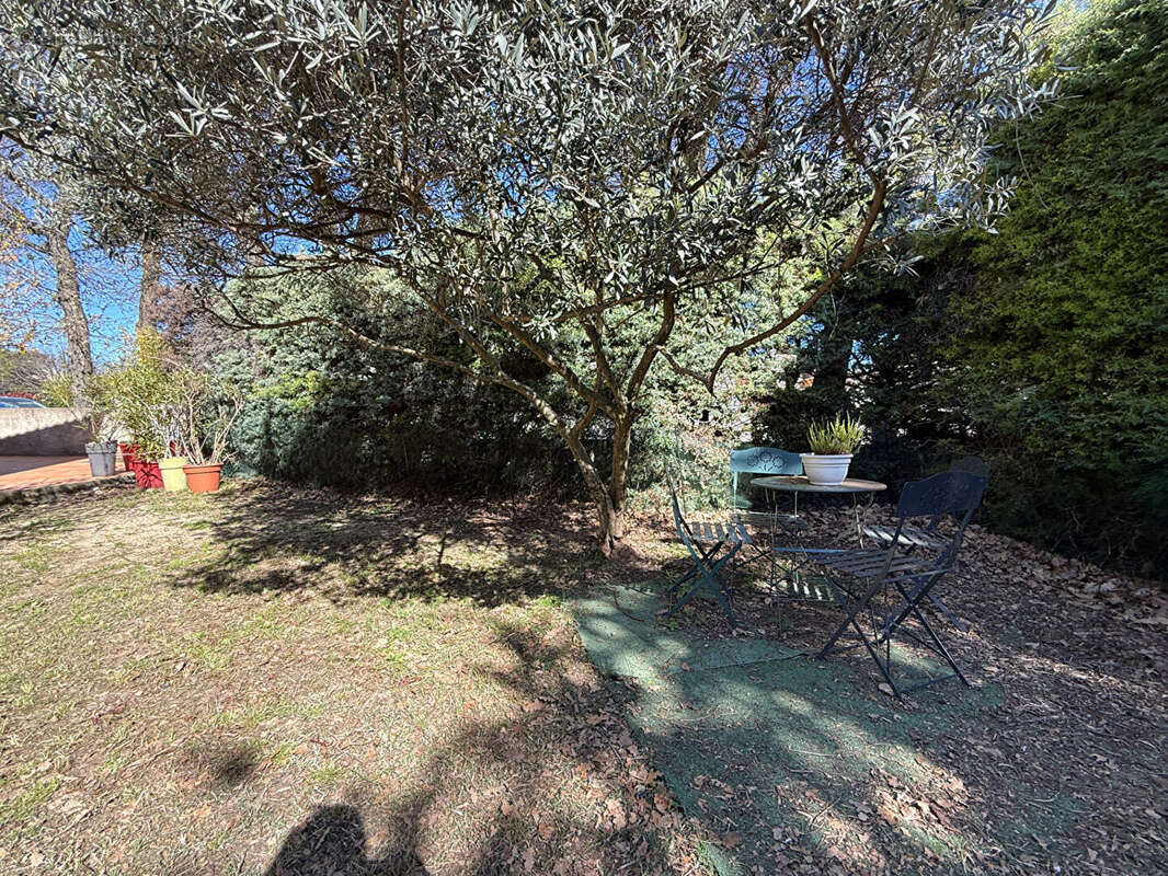 Maison à LA ROQUE-D'ANTHERON