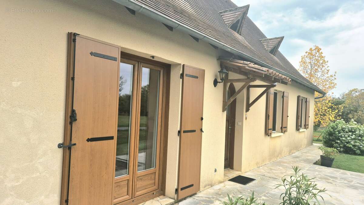 Maison à MEYRALS