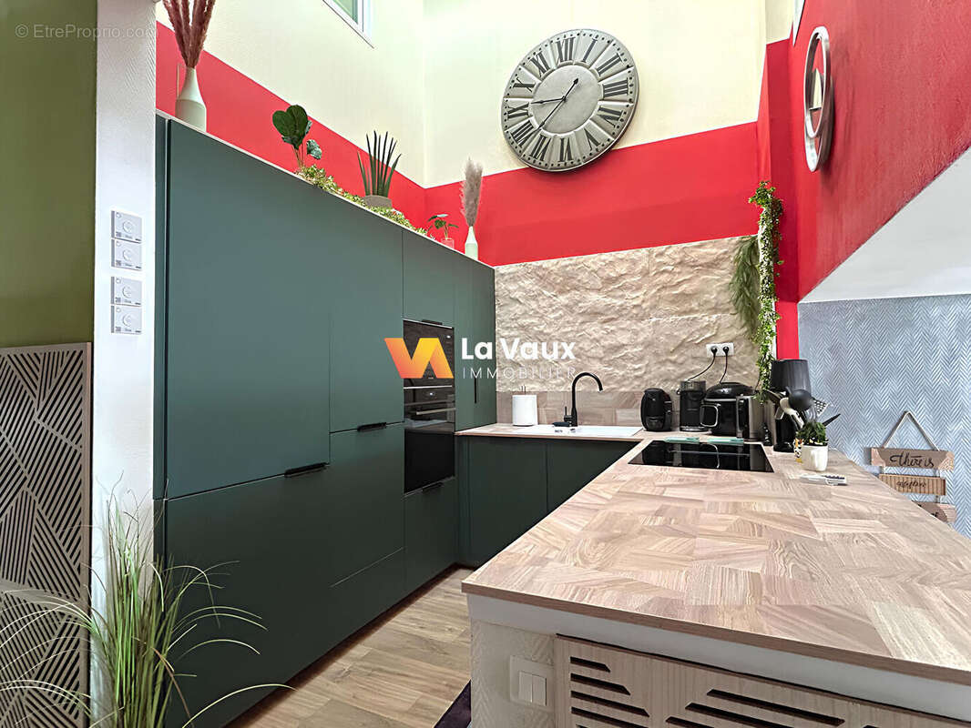 Maison de village atypique , 4 chambres , Terrasse sans vis-à-vis , Vue campagne - photo 3