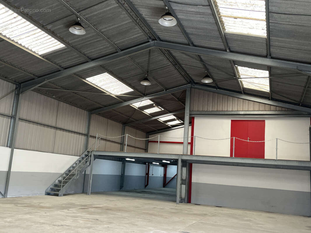 Commerce à CONNERRE