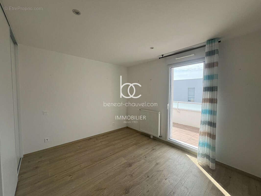 VENTE Appartement de Standing SARZEAU Centre  4 Chambres  Terrasse Sud  Garage Double  56370 - photo 6
