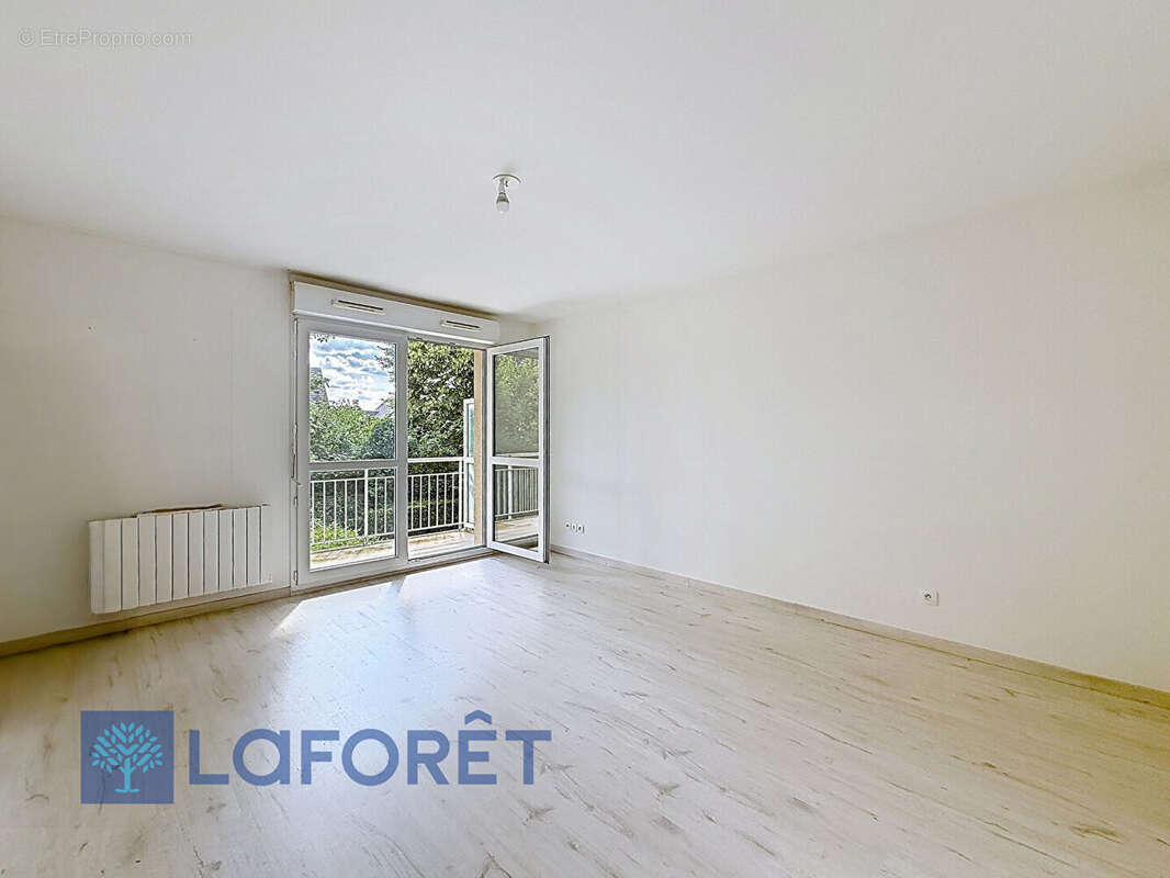 EVREUX - Appartement une chambre, place de parking et balcon - photo 2