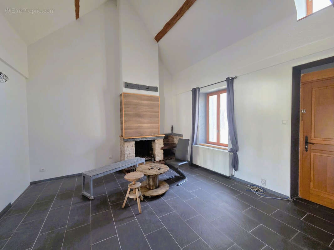 Maison à SAINT-LUBIN-DES-JONCHERETS