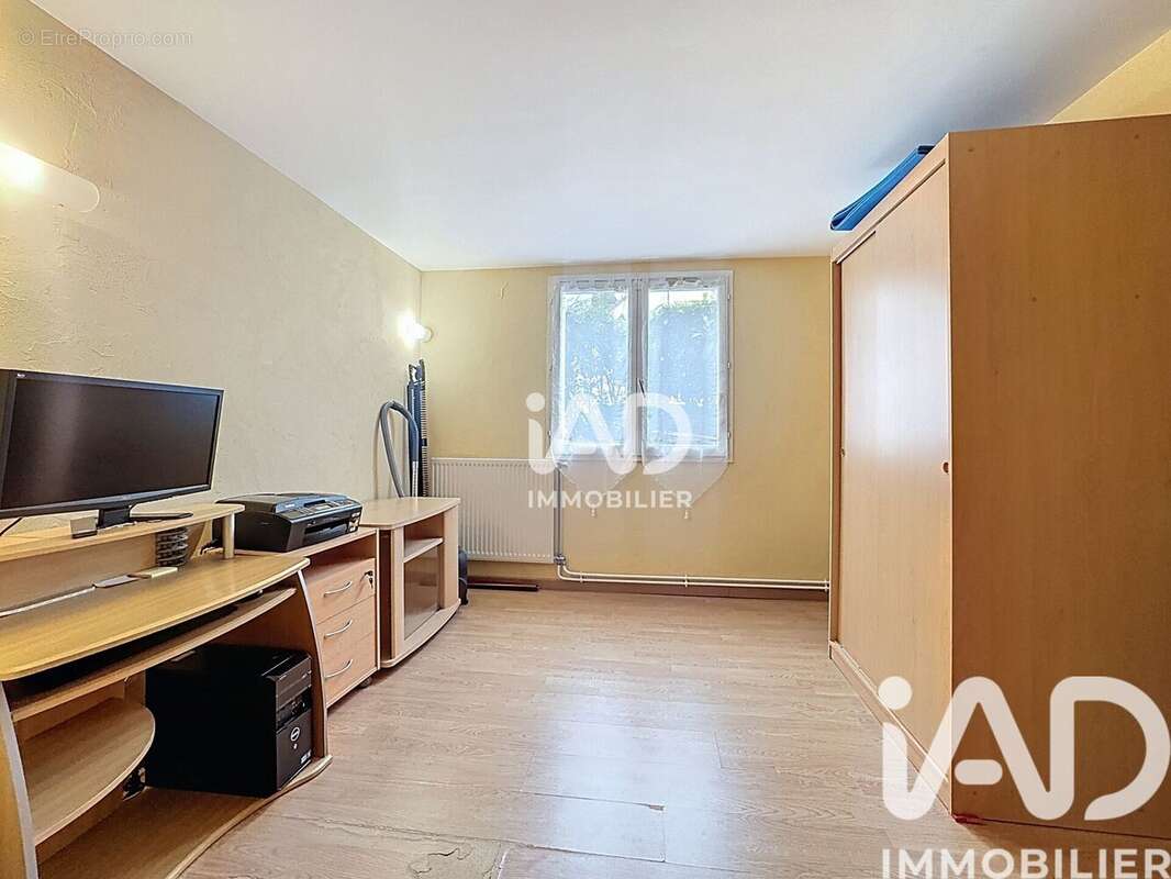 Photo 8 - Maison à VAUJOURS