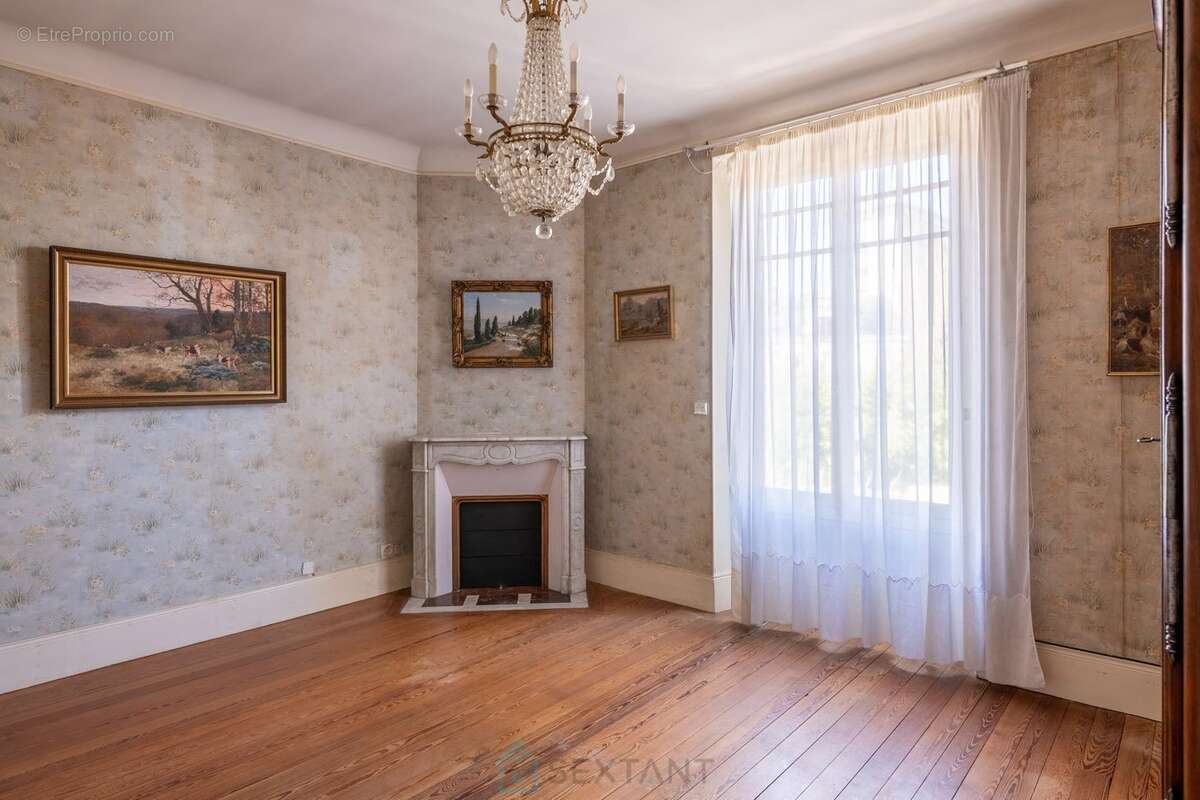 Maison à FONTAINEBLEAU