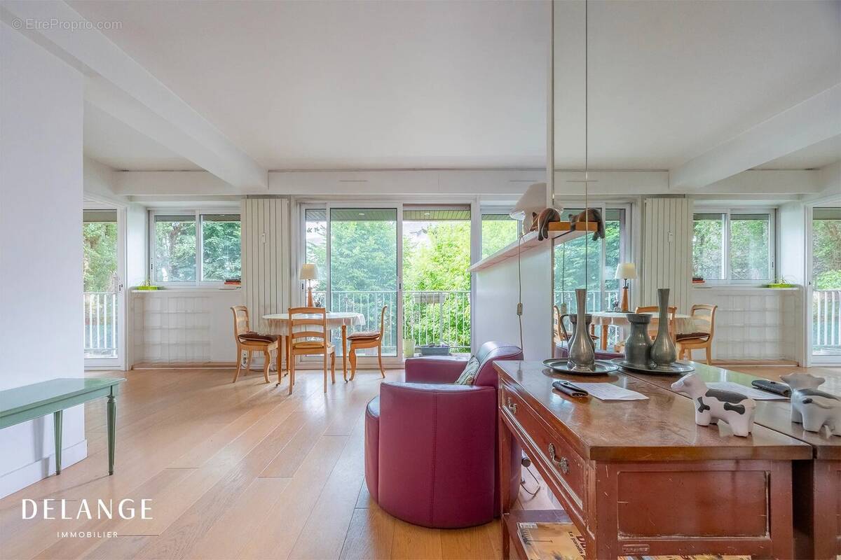 Appartement à PARIS-15E
