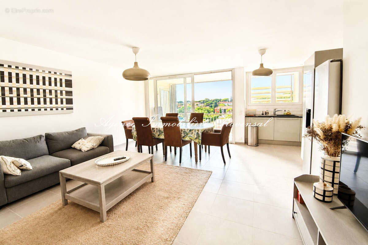 Appartement 73 m² à Sainte-Maxime  - photo 2