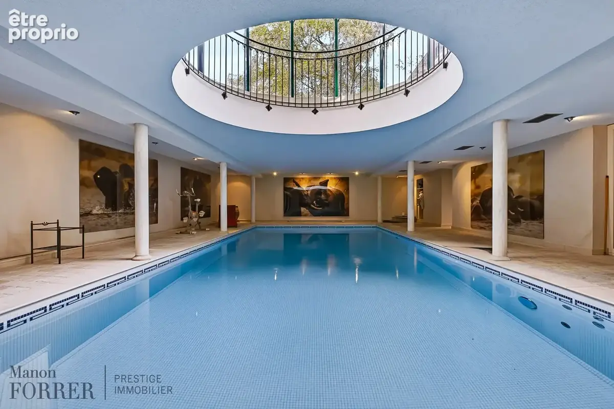 À VENDRE ! Maison de maître aux prestations haut de gamme avec piscine intérieure & jardin   327 m2 - photo 4