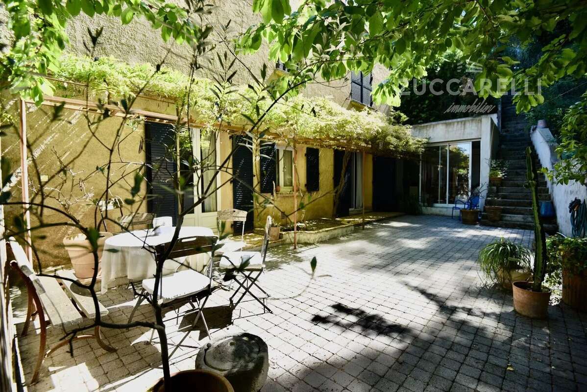 Maison à COLOMARS