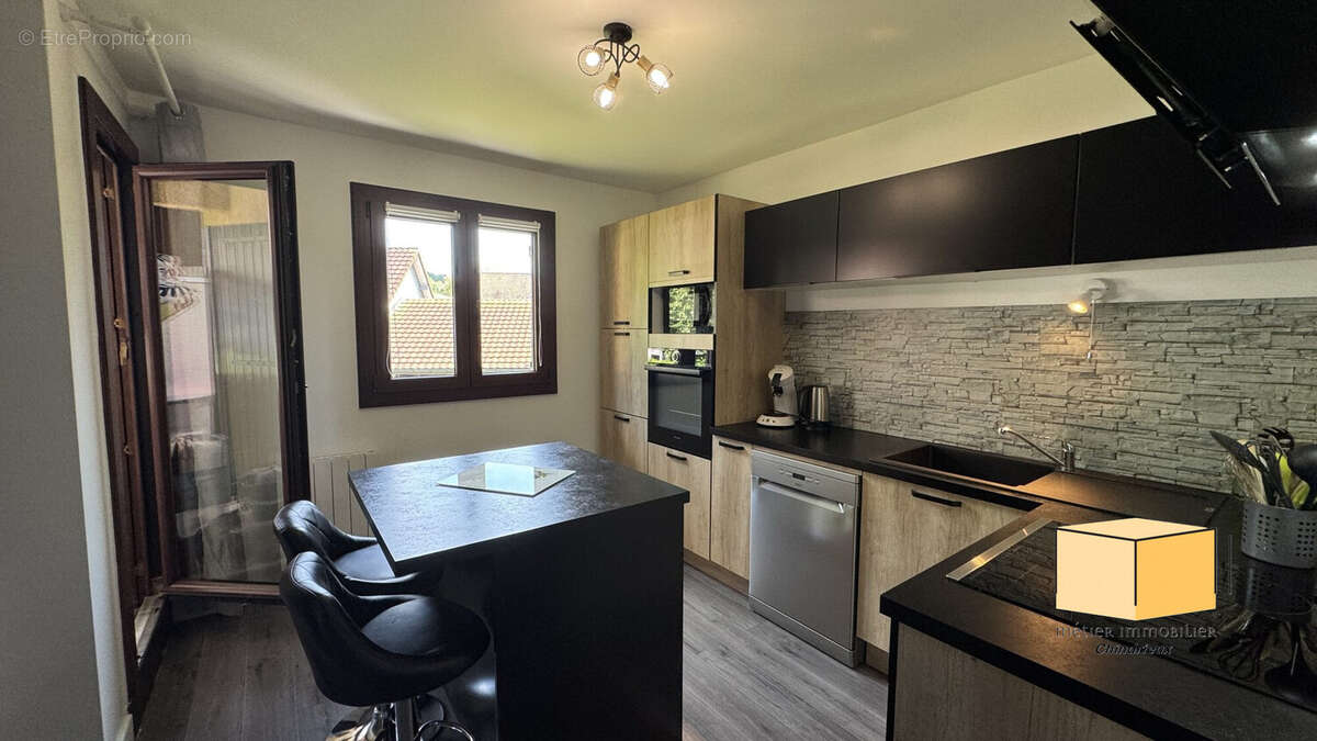 Appartement à SERRIERES-EN-CHAUTAGNE