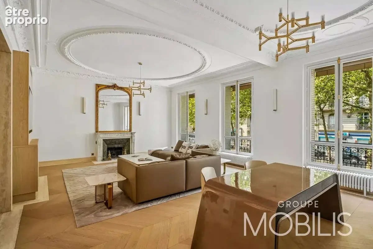 Appartement à PARIS-7E