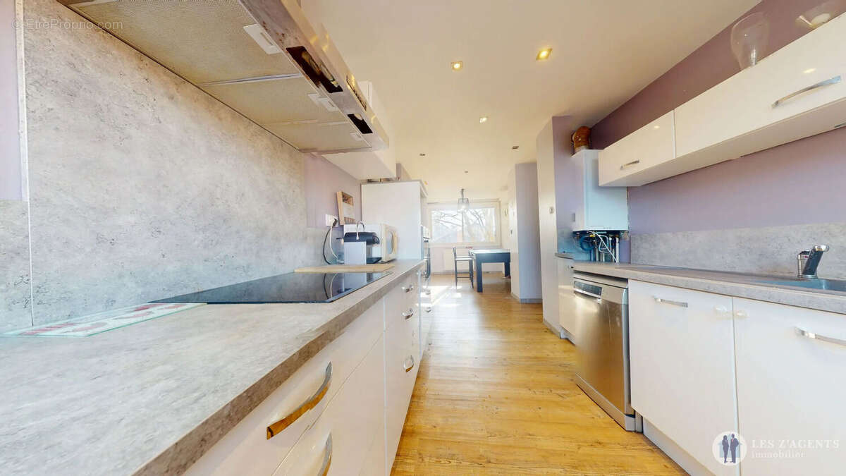 Appartement à SAINT-MARTIN-D'HERES