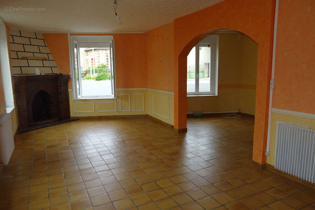 Maison à LA BAZOCHE-GOUET