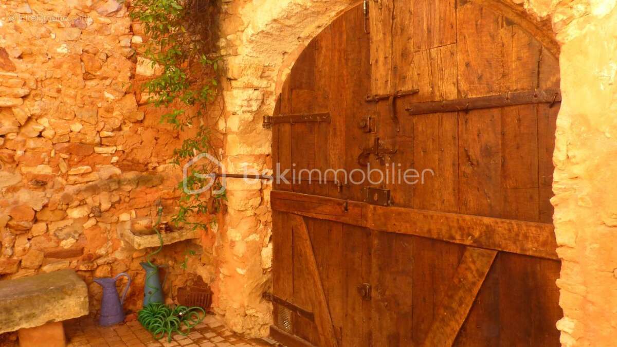 Maison à ROUSSILLON