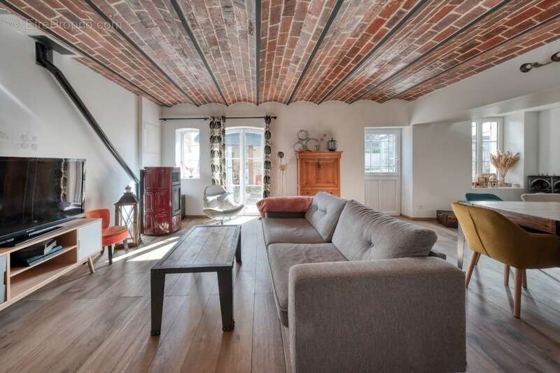 EXCLUSIVITE - Dpt Yvelines (78), à vendre à SAULX-MARCHAIS, Maison de caractère 6 pièces - photo 2