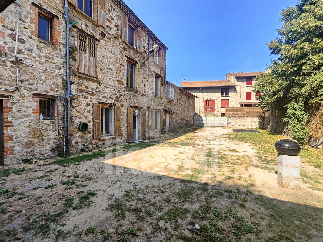 Ensemble immobilier avec terrain de 1 000 m2 et stationnement - photo 14