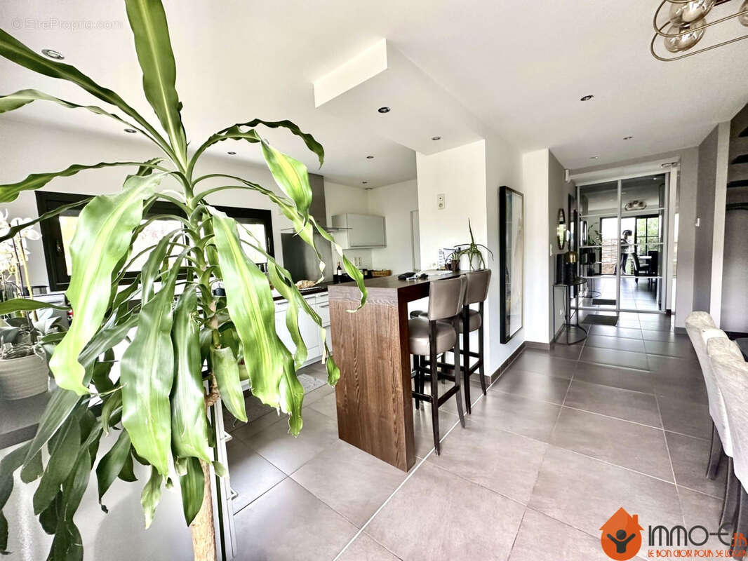 Maison à VILLENAVE-D'ORNON