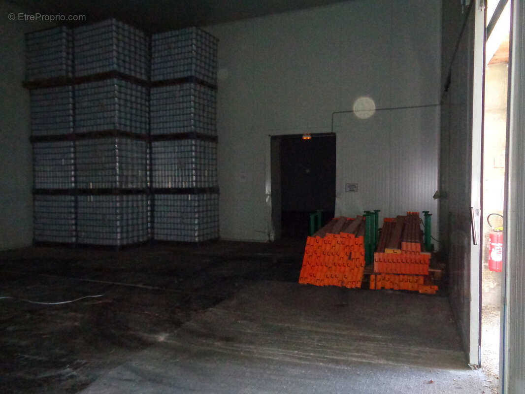 Parking à AIMARGUES