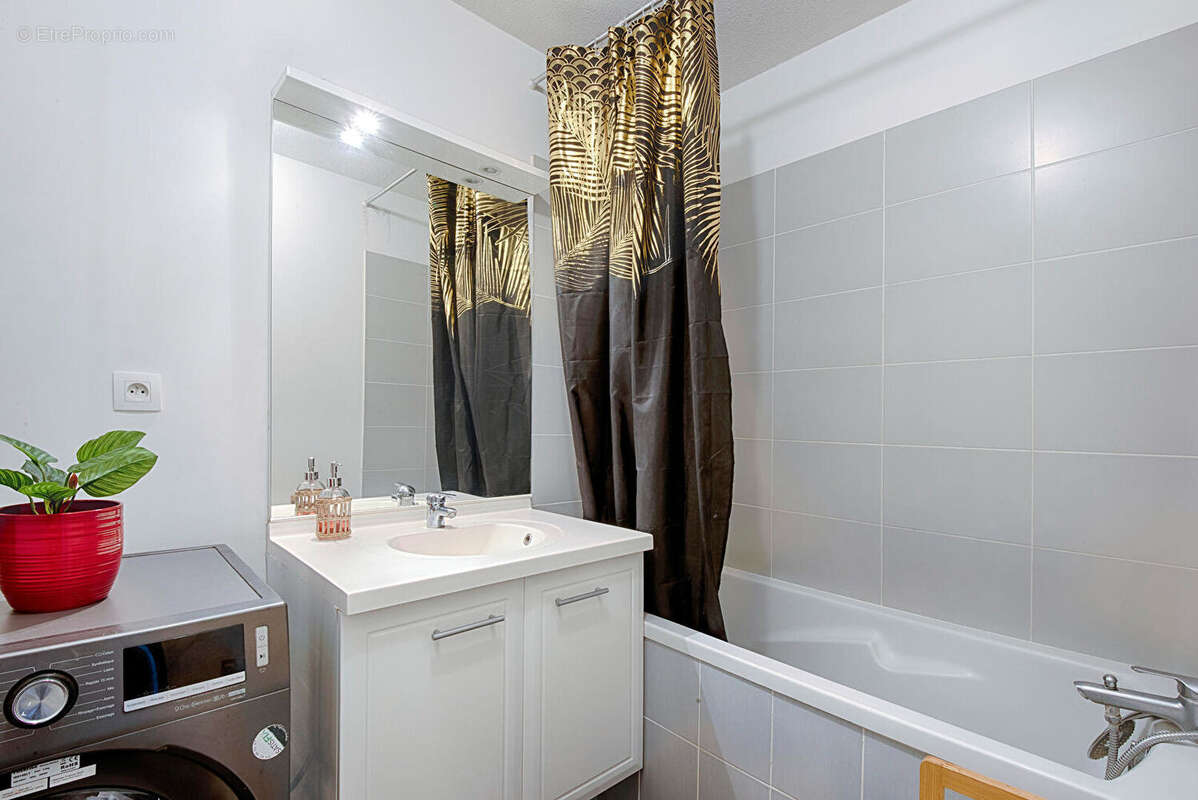 Appartement à L'ISLE-D'ABEAU