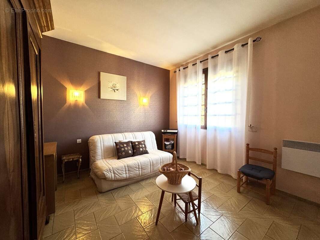 Chambre 3 1er étage - Maison à BEZIERS